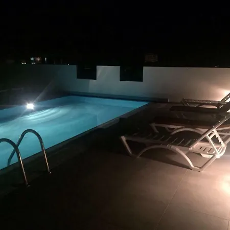 Central Studio Flat With Rooftop Pool *
