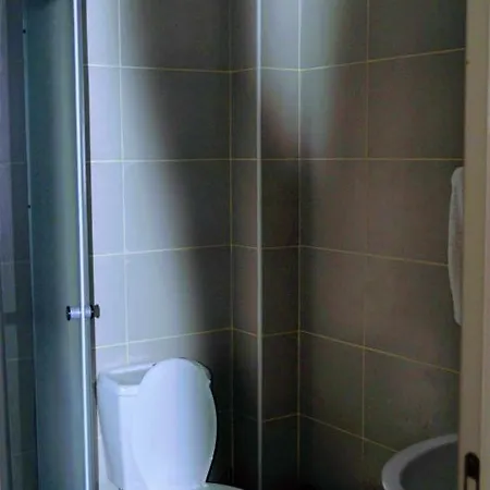Central Studio Flat With Rooftop Pool * Kerínia