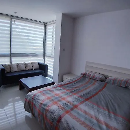 Daire Central Studio Flat With Rooftop Pool