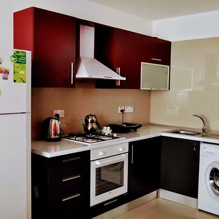 Central Studio Flat With Rooftop Pool Appartement