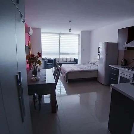 Appartement Central Studio Flat With Rooftop Pool *